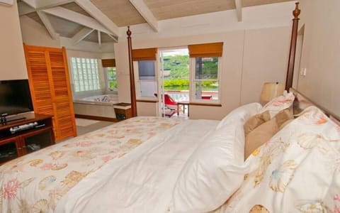 Luxury Villa, 4 Bedrooms, Concierge Service, Bay View | 1 bedroom, premium bedding, in-room safe, desk