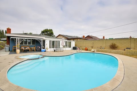 Carson Vacation Rental | 3BR | 2BA | 1 Step to Enter | 1,542 Sq Ft