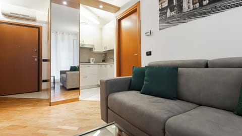 Apartment (1 Bedroom) | Living area | TV