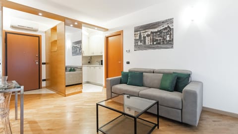 Apartment (1 Bedroom) | Living area | TV