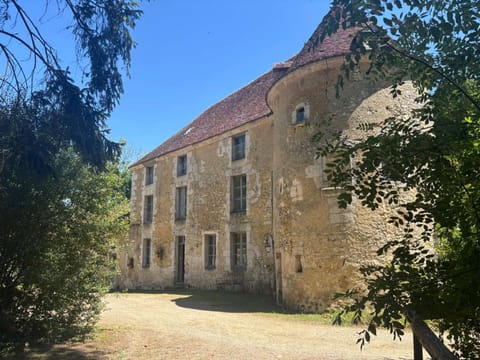 Exterior view of the mansion