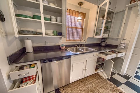 Fully equipped kitchen