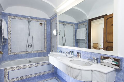 Comfort Double or Twin Room, Terrace, Partial Sea View | Bathroom | Combined shower/tub, free toiletries, hair dryer, towels