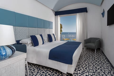 Classic Double Room, Sea View | Egyptian cotton sheets, premium bedding, down comforters, minibar