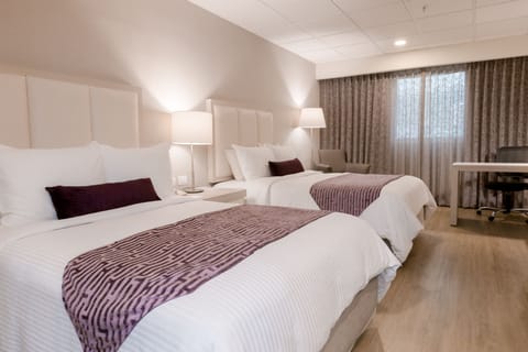 Executive Double Room | In-room safe, desk, blackout drapes, soundproofing