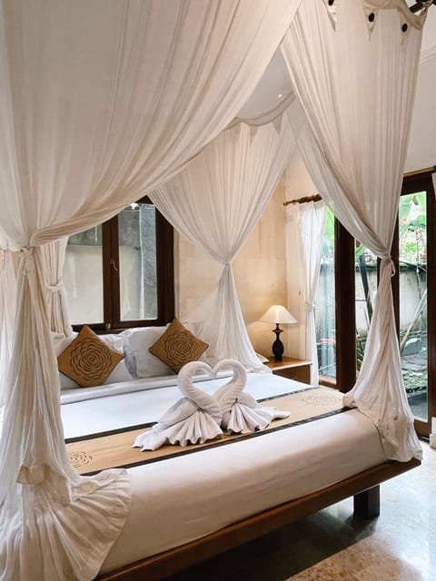 Villa, Garden Area | Minibar, in-room safe, desk, soundproofing