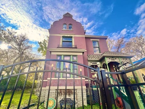 207efdd1 d84c 4269 9236 d24ea52c4c09