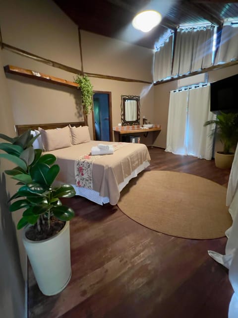 Premium Twin Room | Desk, laptop workspace, blackout drapes, iron/ironing board