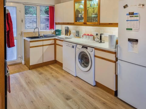Kitchen | Carey Meadows, Beaworthy