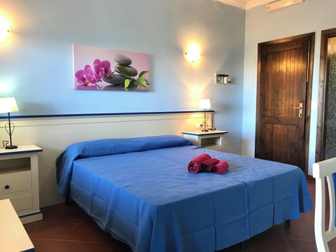 Classic Double Room, Sea View | Minibar, in-room safe, desk, free cribs/infant beds