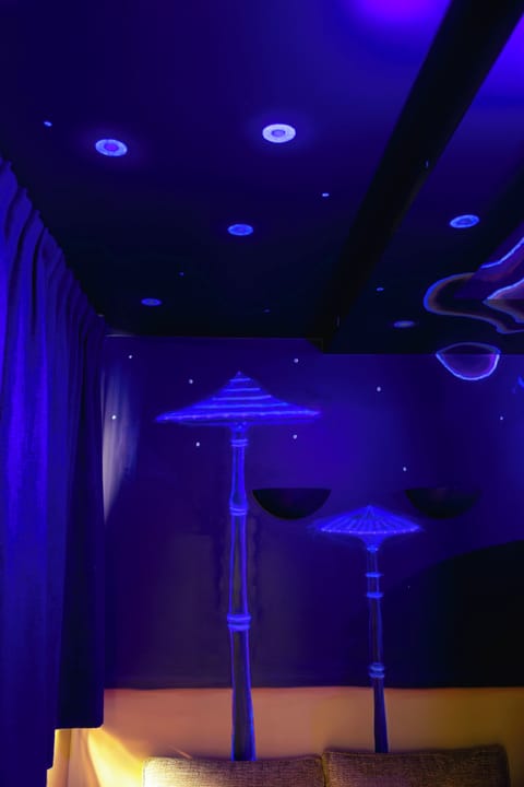 Deluxe Room | In-room safe, iron/ironing board, free WiFi, bed sheets