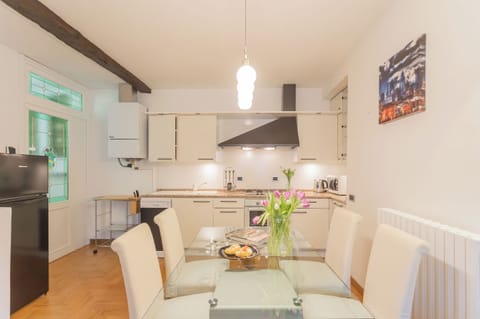 Apartment (1 Bedroom) | Living area | 32-inch Smart TV with digital channels