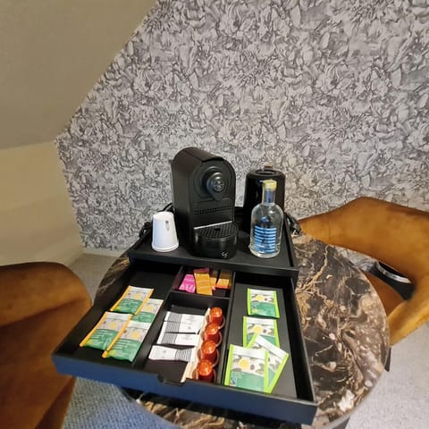 Business Room | Free cribs/infant beds, free WiFi, bed sheets