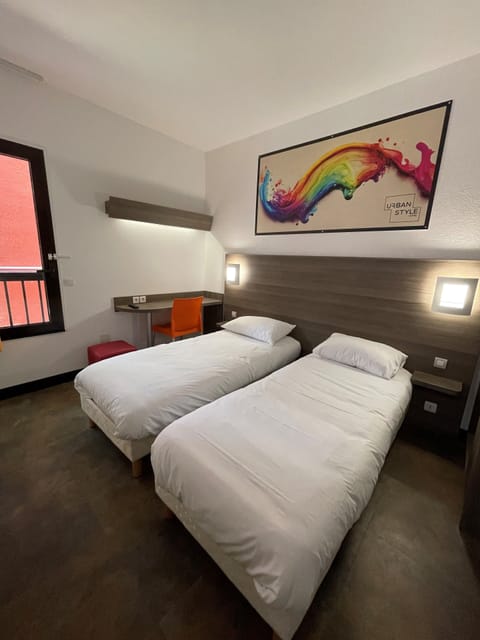 Comfort Twin Room | Blackout drapes, iron/ironing board, free cribs/infant beds, free WiFi