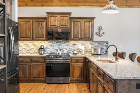 Fully Equipped Kitchen with Upgraded Appliances