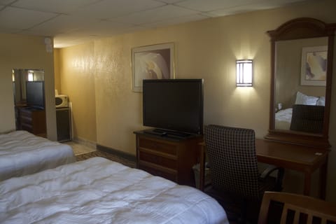Standard Room, 2 Double Beds | Desk, free WiFi, bed sheets
