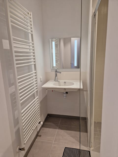 Quadruple Room | Bathroom | Towels