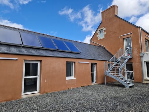 Double Room, Courtyard View | Soundproofing, bed sheets