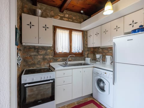 House, Partial Sea View | Private kitchen | Espresso maker, electric kettle, dining tables