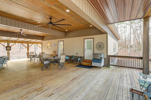 House (6 Bedrooms) | Interior