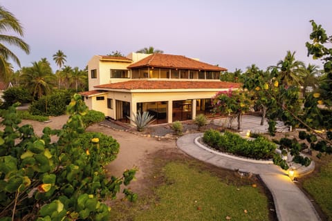 Main House – Exterior Front
