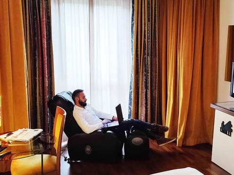 Superior Double or Twin Room | Hypo-allergenic bedding, minibar, in-room safe, desk