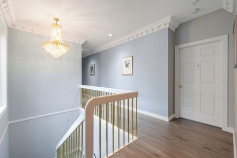 Comfort Double Room, City View | Living area