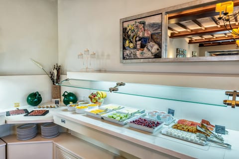 Daily buffet breakfast (EUR 21 per person)