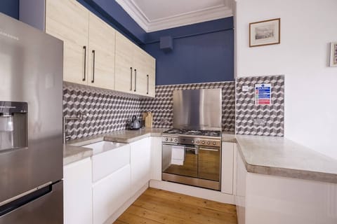 Family Apartment, City View | Private kitchen | Coffee/tea maker, electric kettle, toaster