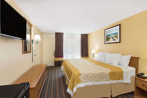 Room, 1 King Bed, Accessible | In-room safe, desk, laptop workspace, iron/ironing board