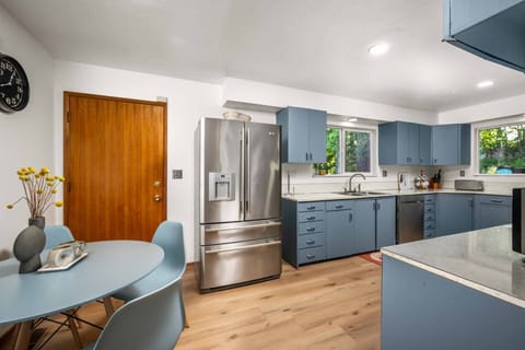 The kitchen is well equipped and efficient. Perfect place to prepare a delicious meal.