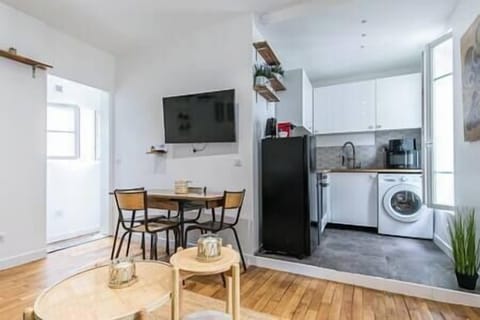 Salon avec cuisine équipée (1)