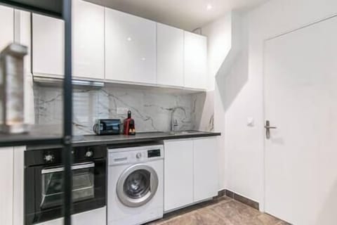 560f7837 a6d2 4d5a a55d 95142d0ca8b2