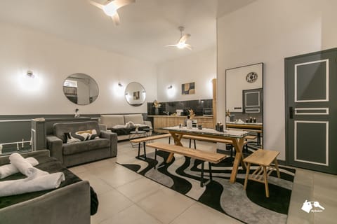 Salon avec coin repas (3)