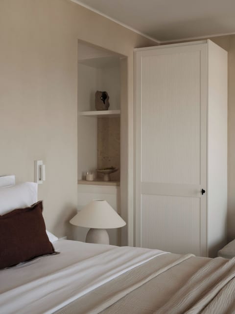 Executive Suite, Hot Tub, Sea View | Egyptian cotton sheets, premium bedding, memory foam beds, in-room safe