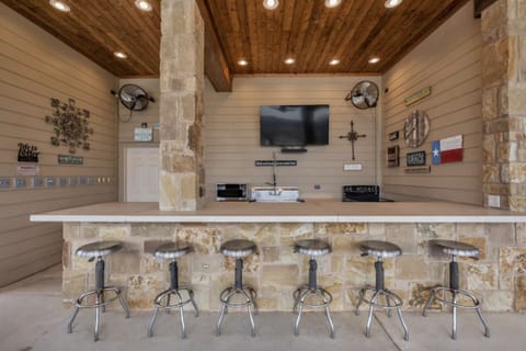 Outside Kitchen & Bar