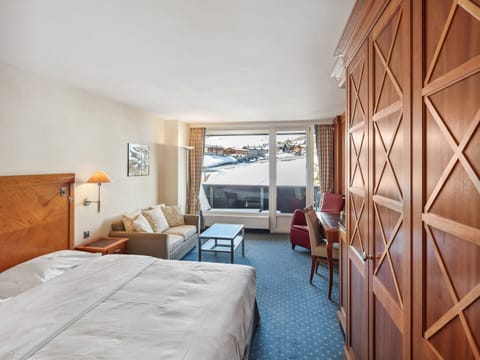 Deluxe Double Room, Mountain View | Desk, laptop workspace, blackout drapes, free WiFi