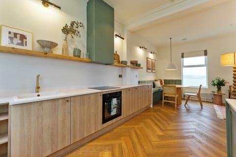 Apartment | Private kitchen | Fridge, microwave, oven, stovetop