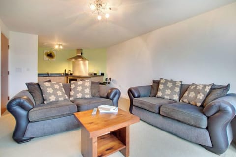 Comfort Apartment | Living area | Flat-screen TV