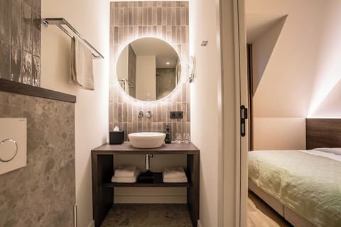 Comfort Double Room | In-room safe, laptop workspace, free WiFi, bed sheets