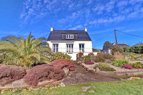 South facade facing the sea