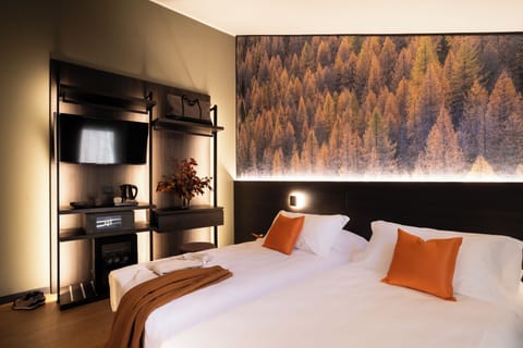 Double or Twin Room, Valley View | In-room safe, desk, laptop workspace, blackout drapes