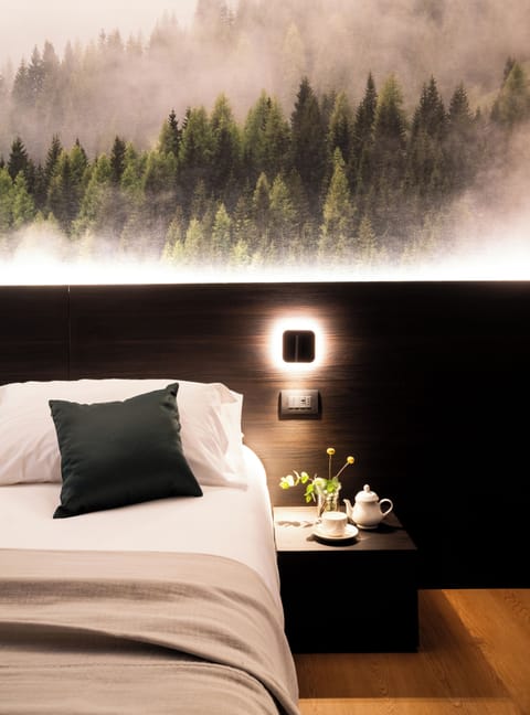 Double or Twin Room, Valley View | In-room safe, desk, laptop workspace, blackout drapes