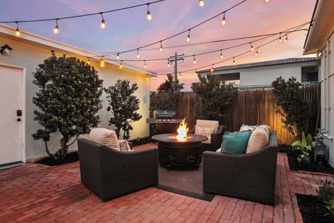Outdoor Gas Firepit & BBQ
