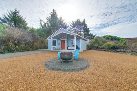 Ocean Shores Vacation Rental | 2BR | 1BA | 874 Sq Ft | 2 Steps to Enter