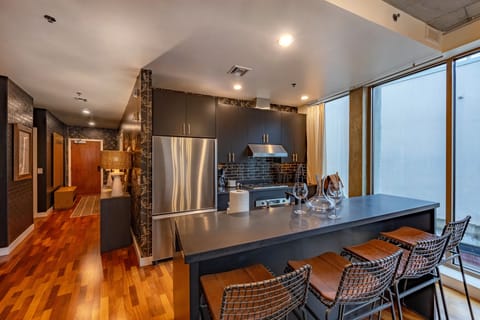 Condo, 1 Bedroom | Private kitchen