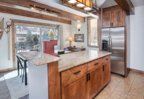 Condo, 2 Bedrooms | Interior