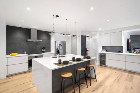 Condo, 2 Bedrooms | Private kitchen | Fridge, oven, coffee/tea maker, toaster