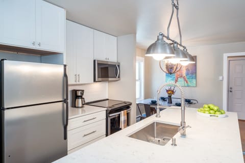 Condo, 2 Bedrooms | Private kitchen | Fridge, oven, coffee/tea maker, toaster