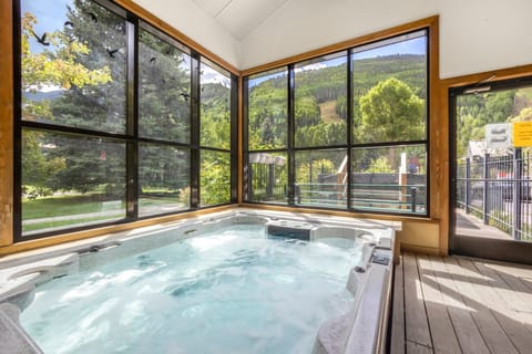 Condo, 3 Bedrooms | Interior